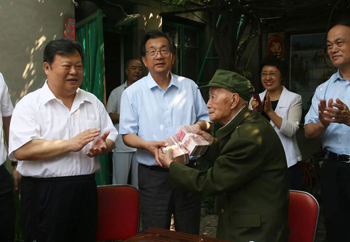 2_1445038593.jpg 2_1445038593.jpg